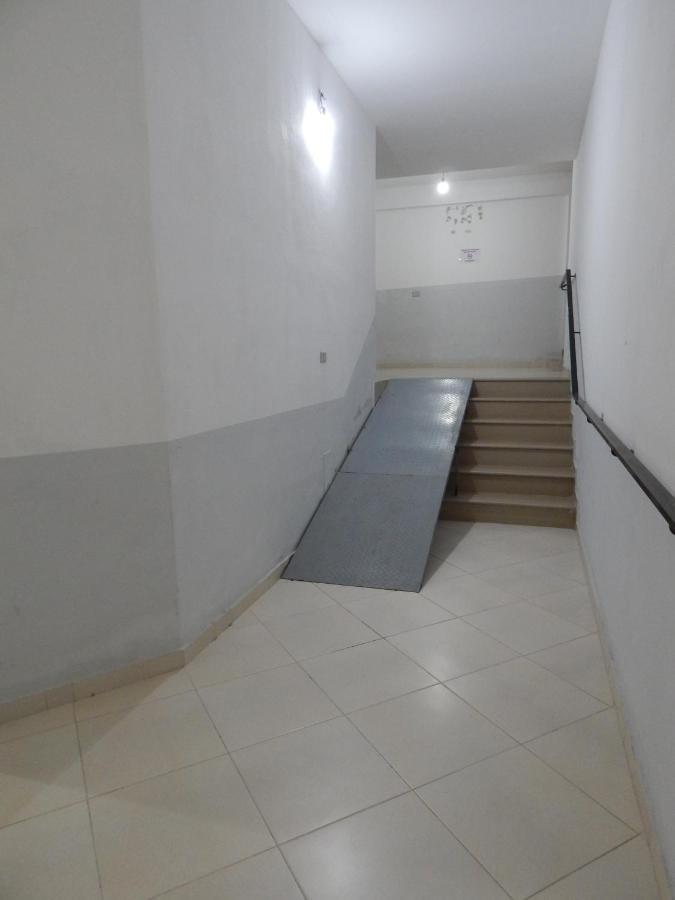 Modern Spacious 1 Bedroom Flat Next To The Beach Vlore Exterior photo